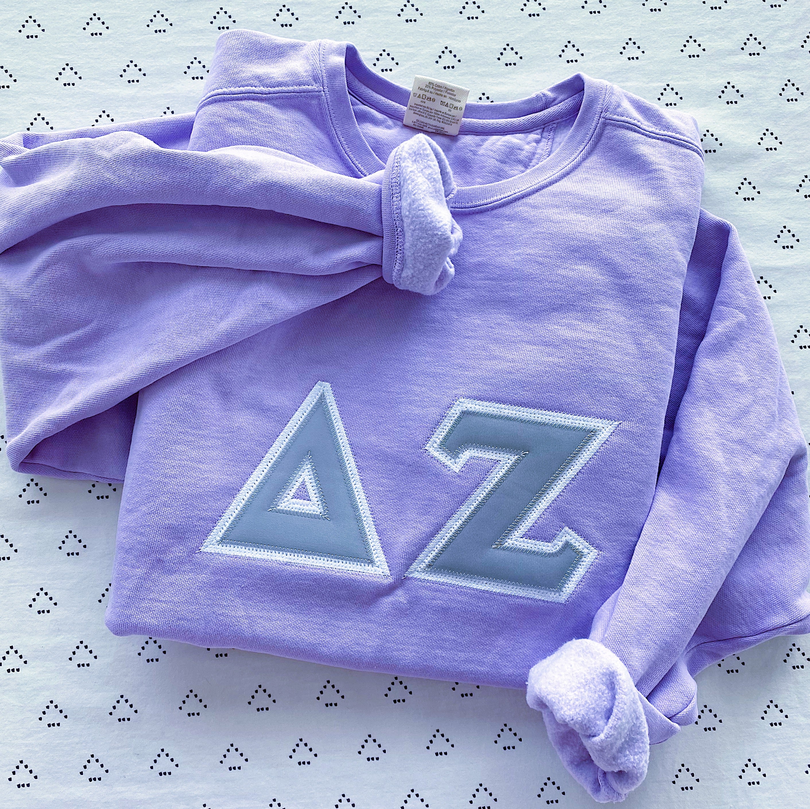 Custom Stitched Delta Zeta Sorority Greek Letter Crewneck Sweatshirt