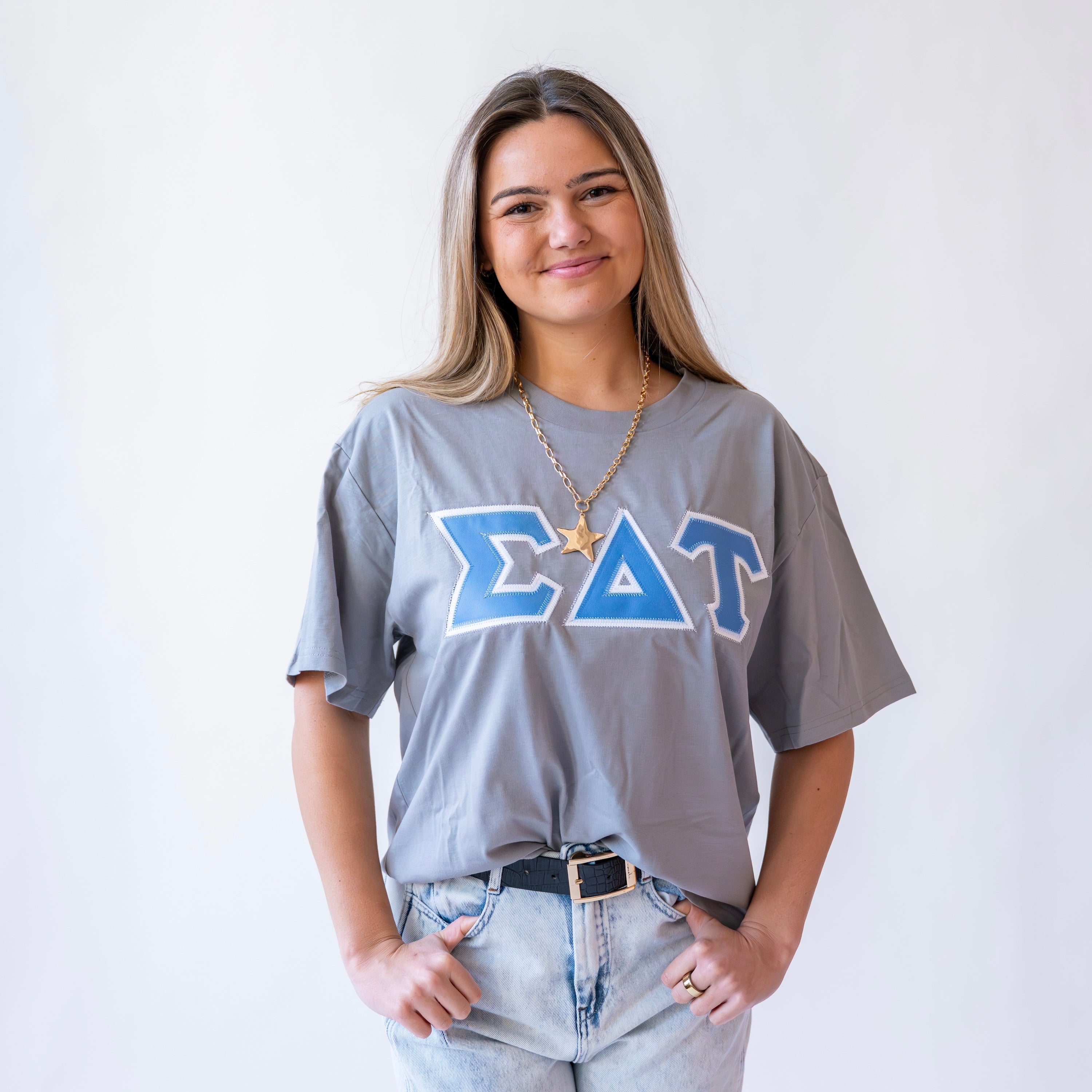 Basic Greek Letter Cropped Shirt