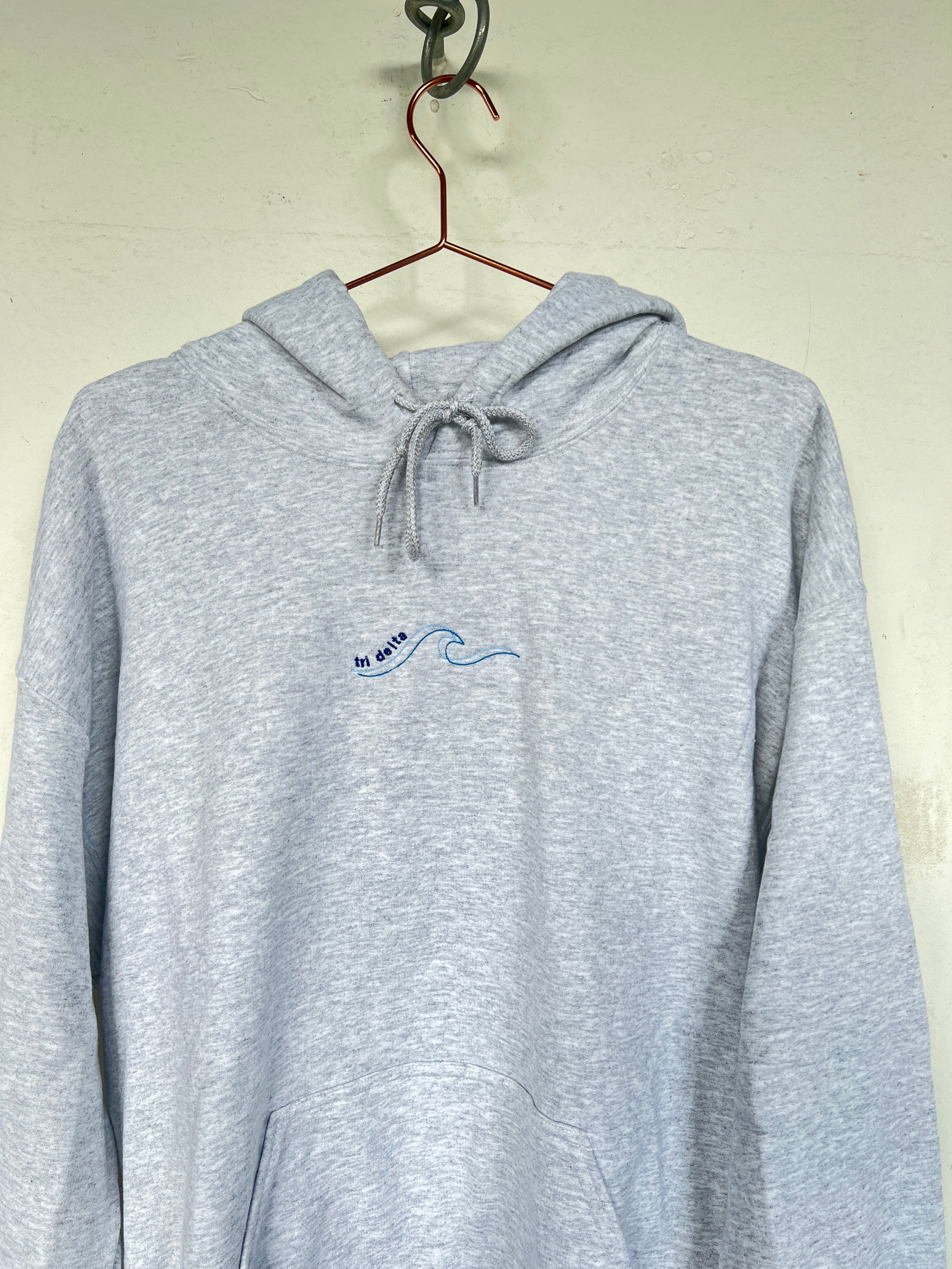 High Tide Embroidered Hoodie Sweatshirt (L)